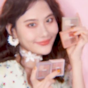 NOVO Glitter Eyeshadow 4 Color Matte Shimmering Eyeshadow Palette Eye Makeup