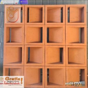 Roster beton teracota hiasan dinding lubang angin anti tampias varian motif modern Uk - 20x20x10 cm