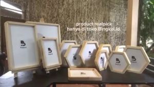 Bingkai Foto Kayu Ouval Aesthetic ukuran 20x20Cm + Mika / Bingkai Foto Minimalis / Frame Foto Stand Foto Easel Stan Foto Tripod foto minimalis / Tripod Kayu Untuk Bingkai Foto / Tripod Minimalis