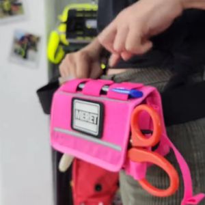 กระเป๋ากู้ภัย ขนาดเล็ก ช่องเก็บอุปกรณ์หลากหลาย สามารถพกพาติดตัวได้ง่าย ใช้สำหรับจัดเก็บอุปกรณ์ปฐมพยาบาลเบื้องต้น รุ่น TFAK™ PRO X Meret USA