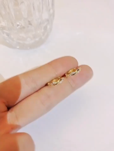 New Design Light Luxury Unique Zircon Winding Hoop Earrings 2026 Fashion Women Elegant Gold-color Metal Jewelry Gifts