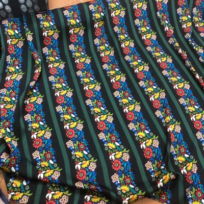 Vải Lụa Satin Hoạ Tiết Loại Đẹp Có Co Giãn May Không Cần Lót Khổ vải 1.5m