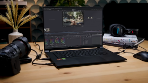 Gigabyte AERO X16 EG61H Copilot+ PC 1VH93-MY894AH (Ryzen Al 7 350/16GB/1TB SSD/RTX5060 8GB GDDR7/16" IPS WUXGA 165HZ/ RGB KEYBOARD/W11/BAG/ 2Y) Laptop