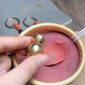 已开光 招财 十二生肖朱砂黄铜葫芦五帝钱钥匙扣纯铜原矿朱砂葫芦聚财平安挂件礼物 Fortuna Twelve Zodiac Cinnabar Brass Gourd Five Emperor Money Key Chain Pure Copper Raw Ore Cinnabar Gourd Jucai Peace Pendant Gift