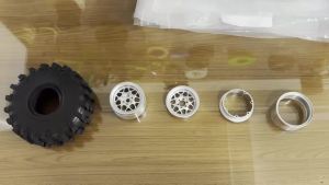 4pcs RC 2.2 Beadlock Wheel Rims & Rubber Crawler Tire for 1/10 RC Crawler Axial SCX10 RBX10 Wraith 90048 90018 Traxxas TRX4