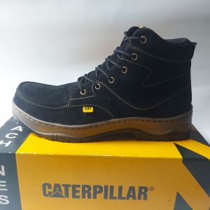 sepatu semi boots pria sepatu boots masa kini cocok buat gaya santai sangat nyaman di kaki anti slip