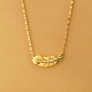 Chow Sang Sang 周生生 999 24K Gold Love Décodé diamond-encrusted feather necklace for Women 47cm 96047N