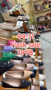 รองเท้าเเฟชั่นผู้หญิงเเบบคัชชูส้นเตี้ย No. 44-11 NE&NA Collection Shoes