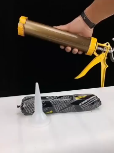 Black Polyurethane Sealant Waterproof Strong and Perfect for Windshields Sheet Metal and Soft Ba