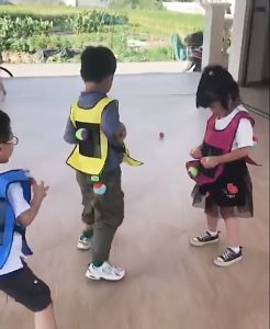 Rompi Bola Lengket 1 Set Mainan Interaksi Olahraga Kids Sticky Ball Vest Outdoor Games