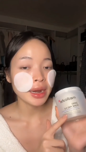 Toner Pad Medicube Làm Dịu Da Thu Nhỏ Lỗ Chân Lông Và Làm Sáng Da 70 Miếng