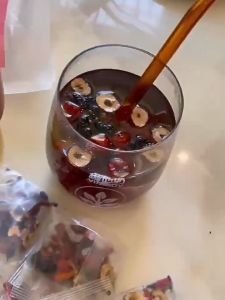 Mulberry Goji Berry Red Date Tea  Male Kidney Nourishing Essence Female Staying Up Late Blood Kidney Health Tea 桑葚红枸杞黑枸杞红枣干枸杞茶男肾补精女熬夜气血肾养生茶包