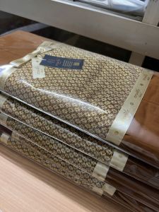 [เกรดพรีเมี่ยม] ผ้าไตรป่านUSA สีแก่นบวร เนื้อนุ่ม เบา เงางาม ตัดเย็บปราณีต