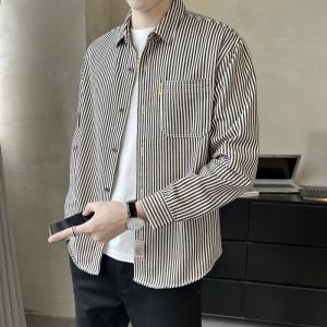 ROMON | เสื้อเชิ้ตแขนยาวผู้ชาย ทรงหลวม ป้องกันรอยยับ ลายทาง สไตล์เกาหลี ลำลอง สำหรับใส่ไปทำงานในฤดูใบไม้ร่วง