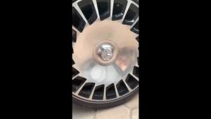 Logo chụp mâm ốp lazang bánh xe ô tô Maybach A222-400-2800 đường kính đĩa ngoài 145mm
