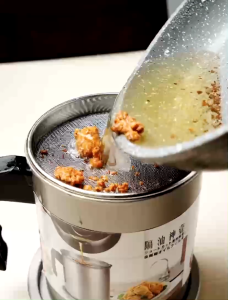 ZH399 1.4L Kitchen Oil Tank Pot Oil Storage Filter Residue 2IN1 Frying Oil Filter Pot Leak-proof Oil Dispenser