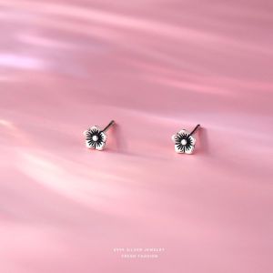 Miniature Rose Flower Earrings for Women S999 Pure Silver Simple Elegant Sweet Fresh Design Sensation Ear Jewelry