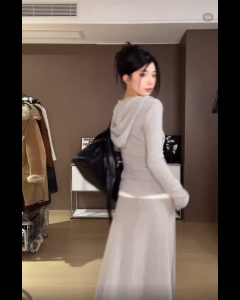 พร้อมส่ง! ชุดเซ็ต 2 ชิ้น เสื้อฮู้ดแขนยาว กันหนาว ซิปหน้า + กระโปรงทรงเอ เอวยางยืด ผ้าฟลีซ สีเทา/สีดำ อุ่นสบาย ชุดกันหนาว #3114