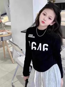 Girls' Short Sleeve Long T-Shirt: A Trendy & Stylish Option