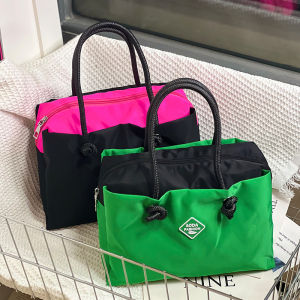 Fashionable 2025 Womens Dopaamine Lunch Box Handbag Creative Bento Bag Lightweight Portable Meal Carrier Korean Style Storage Bag