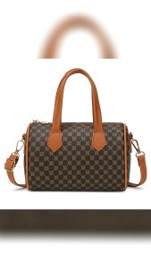 กระเป๋าสะพายข้าง ขนาดกะทัดรัด ยาว 19.5 CM ใส่โทรศัพท์ได้ ดีไซน์สวย *พร้อมส่ง*