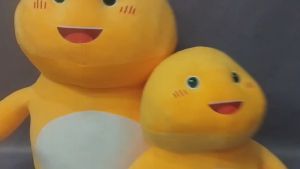 Boneka Dino Kuning Nailong Dino Lucu Bahan Spandex Size Jumbo