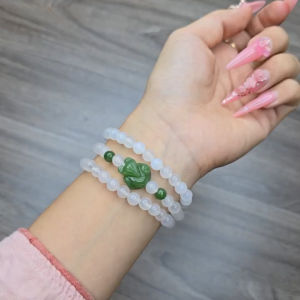 Q1686 Chuỗi 3v Ngọc Agate Trắng 6li mix hồ ly Ngọc Bích cho Kim và Thuỷ - Phong Thuỷ TUDO P