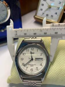 Đồng hồ nam Q&Q Quartz hai lịch dây thép không gỉ khóa thông minh