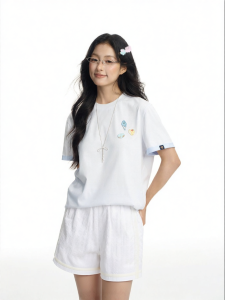dangerouspeople | Two Tone Double Yarn T-Shirt with Embroidered Badge