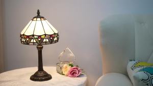 Tiffany Lamp Bedside Table Lamp-NightstandStained Glass Lamp for Bedroom Dorm Living Kitchen Aesthetic Cute Home Decor Gift