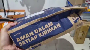 ORI Occkic Tape Mobil Bluetooth Full Bass Audio Multifungsi MP3 FM Radio USB ISO + holder HP HL81