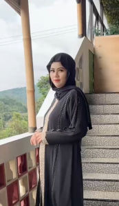 Abaya Berkualitas Tinggi: Abaya Fitri AF01 & Abaya Bordir Swarovski