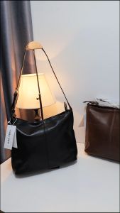 kẹp nách + đeo chéo chio2nd 28*14*18cm dáng siêu basic