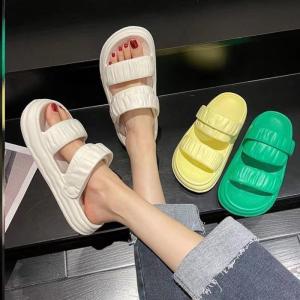 รองเท้าลำลองใส่ไปชายหาด Sea Flower Pata Nual Tee พื้นปักลายตาเส็บ PVC ระบายอากาศได้ด้านหน้าตาขุมข้อเท้าสำหรับผู้หญิง Summer รองเท้าหนังแฟล็กแบบลำลองขั้นกึ่งปนสำหรับไปเฉารับลม