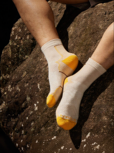 WRELS | Merino Wool Socks for Outdoor and Sport Sweat-Absorbent Loop Stitch Running Thermal Odor-Resistant