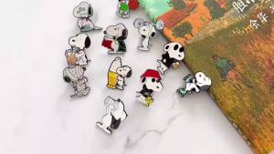 Bandai | Bộ Ghim Cài Áo Tráng Men Hoạt Hình Snoopy - 8/10/11 Chiếc Trâm Cài Kim Loại Cho Quần Áo Và Túi Xách Phụ Kiện Cosplay Trang Trí Dễ Thương