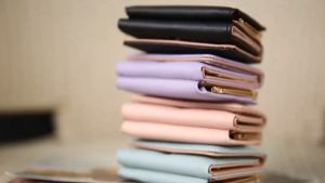 New wallet women short fashion small fresh love three-fold ladies coin purse card bag กระเป๋าสตางค์ใหม่ผู้หญิงสั้นเล็กสดรักสามพับ (เช่น กระเป๋าเงินเหรียญบัตร)