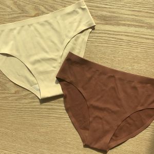 [NEW ARRIVAL] HUGA Single Pack Cate Seamless Anti-Slip Hipster Panty for Women Underwear S-3XL