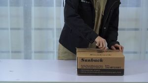 Mixer penguat daya Bluetooth nirkabel stereo 2 saluran dengan kartu plug-in USB / SD 4 input mikrofon remote control untuk panggung studio karaoke bioskop rumah