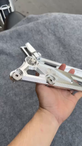 Bộ gác chân cnc nguyên khối Wave ZX Dream - tặng kèm khâu inox 304