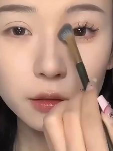 Half Scalloped Nose Shadow Brush Slant Head Scalloped Contour Highlighting Brush * 半扇形鼻影刷化妆刷镰刀形斜头小扇形阴影鼻梁修饰高光晕染刷