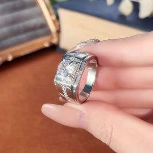 Huitan Luxury Silver Color Round Cubic Zircon Rings for Men Classic Wedding Ceremony Ring Dazzling Male Accessories Jewelry Hot