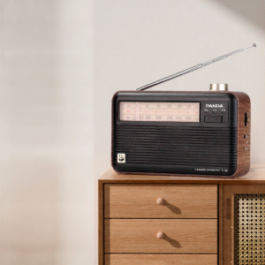 Panda | Vintage High-End Radio for Seniors