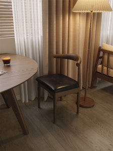 DONGMU | Soft Backed Horn Chair Wooden