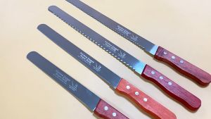 SUGA พร้อมส่ง: มีดตัดเค้ก มีดหั่นขนมปัง ทีตัดเค้ก วัสดุสแตนเลส มีให้เลือก 3 รูปแบบ 4 ขนาด COD SUR256