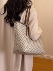 Tote Bag Women Retro Large ShoulderBag Simple Underarmwith Zipper VintageHandbag Sling Bag Fashion VersatileTotebag for School College