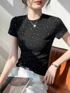 GEBEISHANG | Round Neck Star Embellished Short Sleeve T-shirt Fashionable Slim Fit