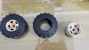 RED SPIDER 4PCS 98MM 1.9" Super Viscosity Rubber Rock Tyres Wheel Tires with Beadlock Wheel Rim for 1:10 RC Crawler