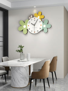 Modern Minimalist Luxury Wall Clock Living Room Decorative Hanging Clock Simple Elegant Design New 2025 Advanced Fashion Clock