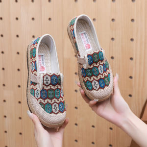 Spring and Summer New Arrival Old Beijing Cloth Shoes Womens Slip-on Mom Shoes Retro Casual Soft Bottom Middle-Aged and Elderly Non Slip Fisherman Shoes